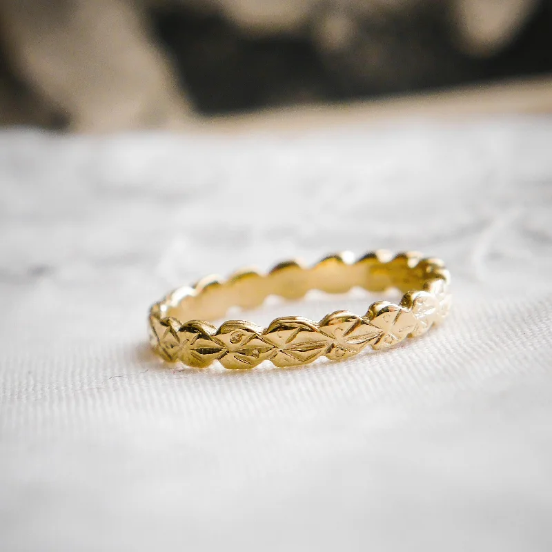 Reef knot rings-Vintage Style 'Leaves' Gold Wedding Ring