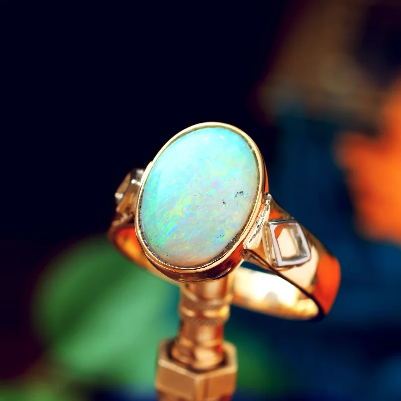 Bold cocktail rings-Stylish Vintage Crystal Opal Cabochon Ring