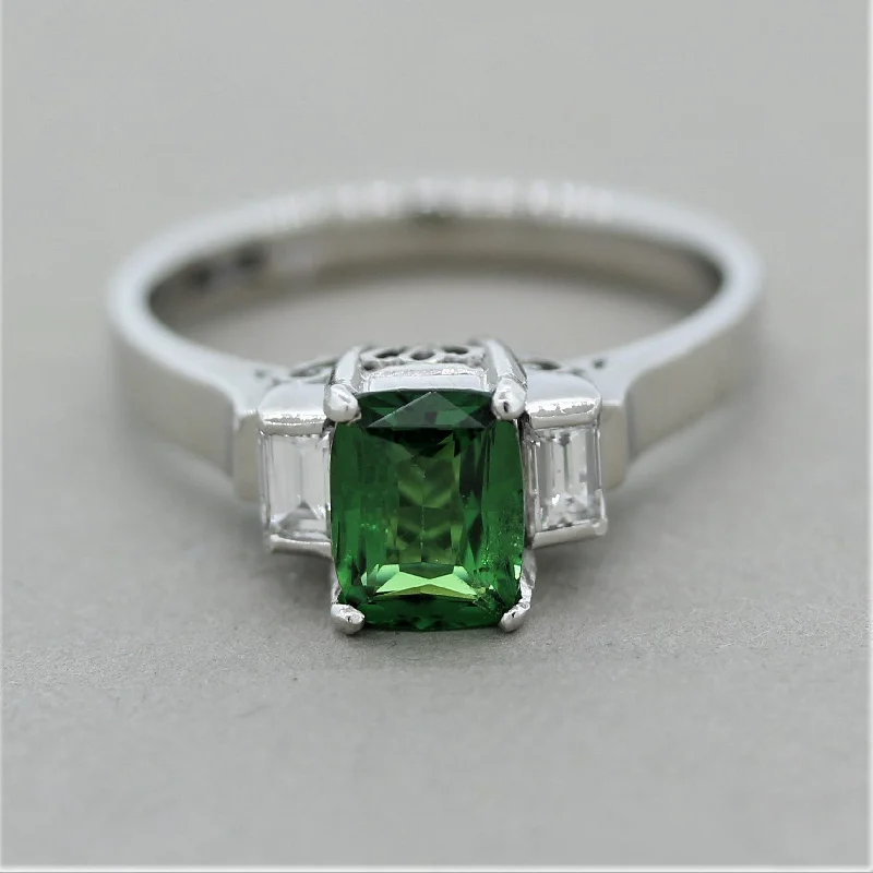 Glossy enamel rings-Tsavorite Diamond Platinum 3-Stone Ring