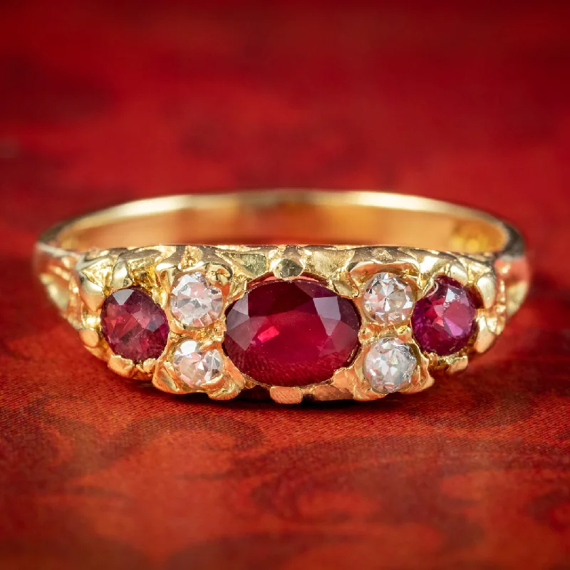 Thai style rings-Vintage Ruby Diamond Ring 0.50ct Of Ruby Dated 1975