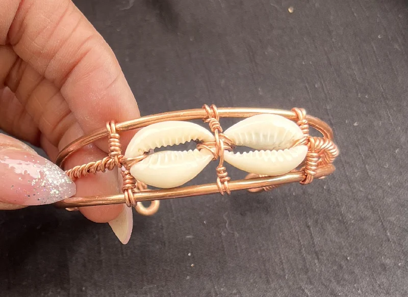 Vivid diamond bangles-Cowrie Shell Copper Bracelet